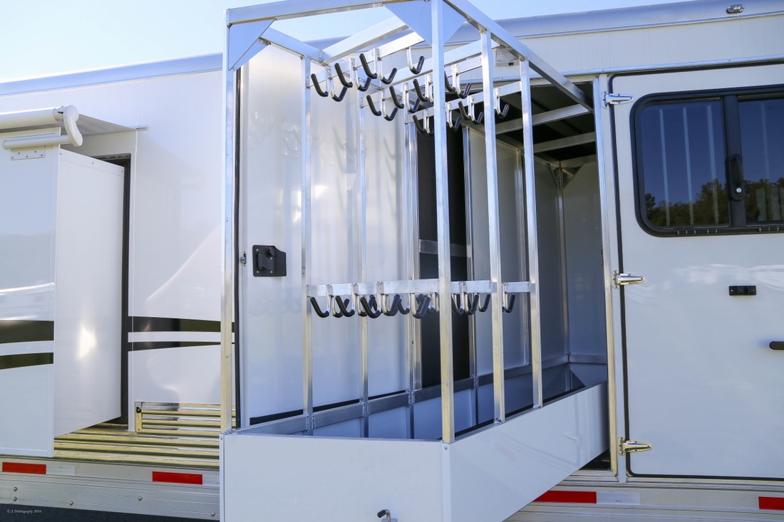 Sliding Mid-Tack Storage